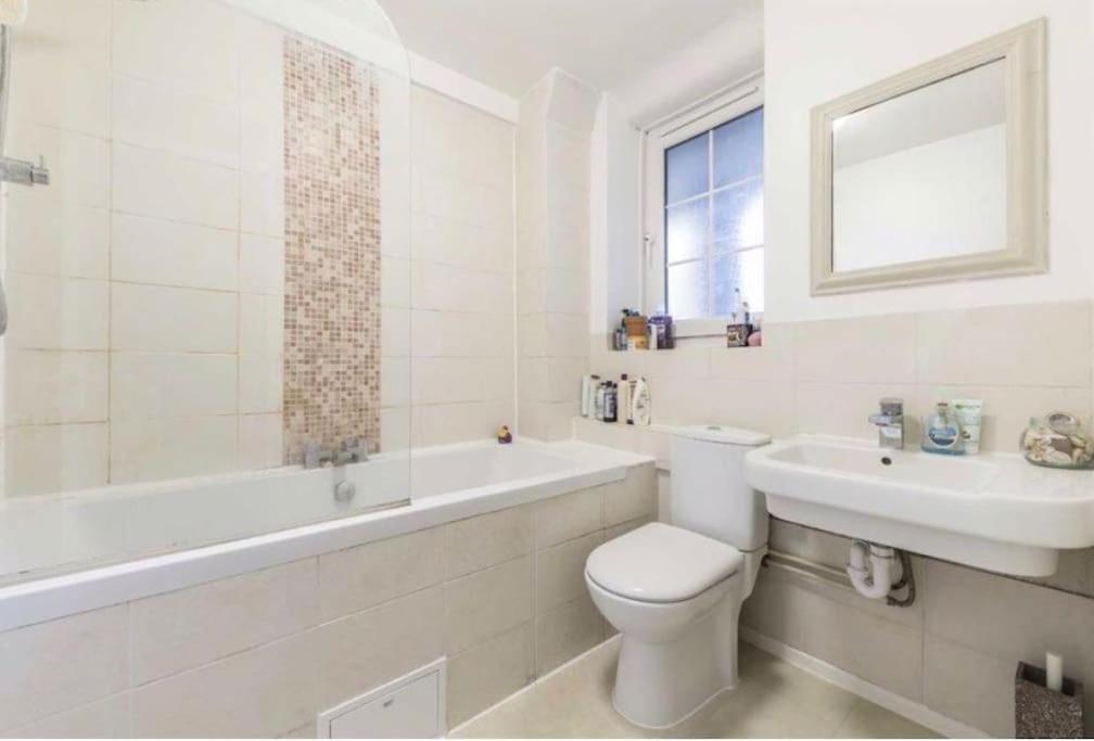 Spacious 2 Bedroom Flat In Central Londra Exterior foto